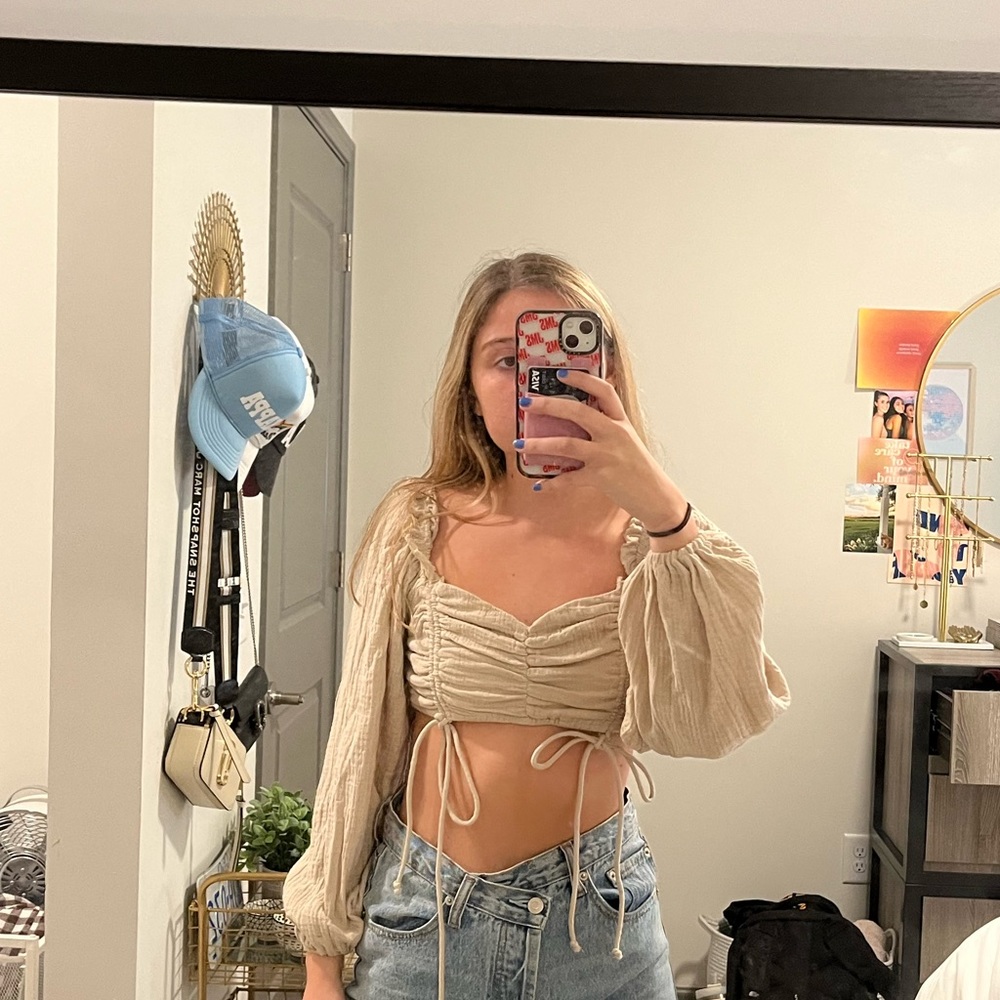 isabelle’s cabinet crop top